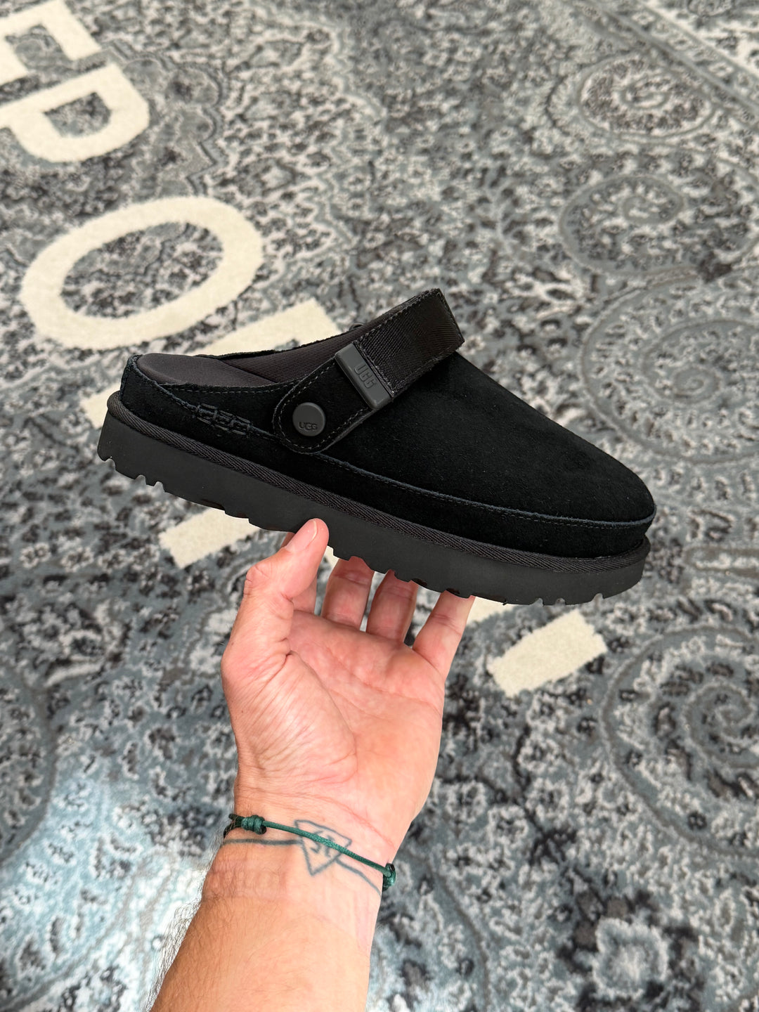 UGG Goldenstar Clog Black Femme