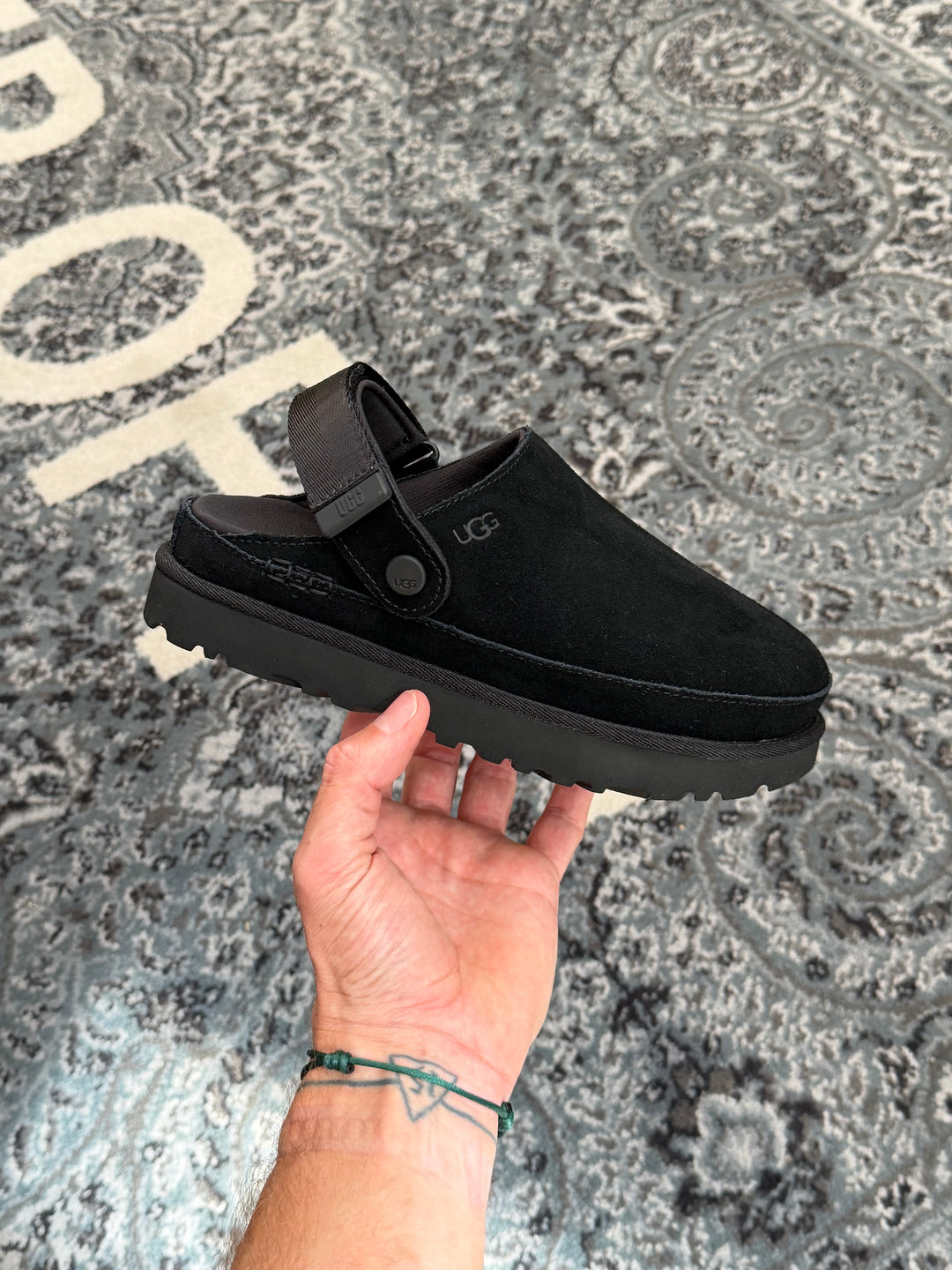 UGG Goldenstar Clog Black Femme