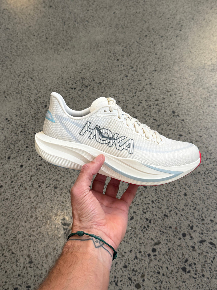 HOKA Mach 7 Alabaster Soaring Blue Femme