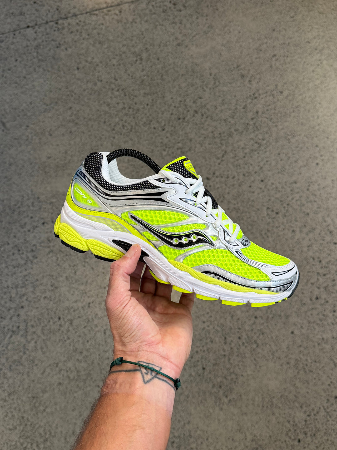 SAUCONY PROGRID OMNI 9 VIZICITRON