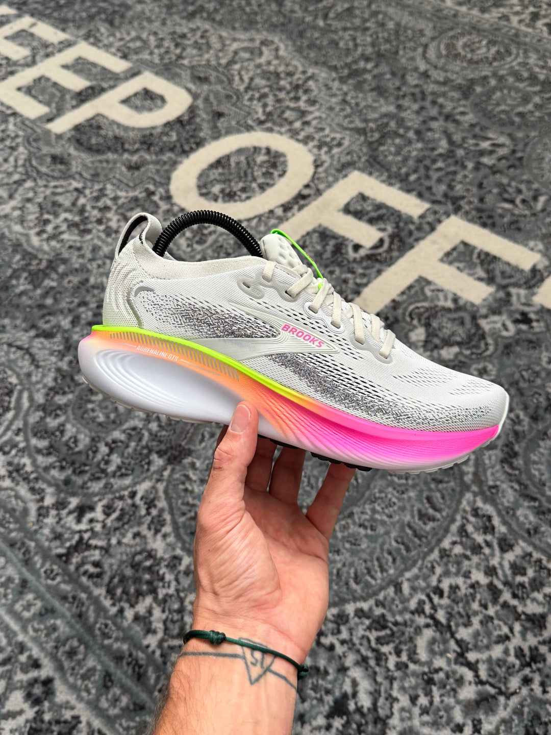 Brooks Adrenaline GTS 25 Oyster Pink Green Femme
