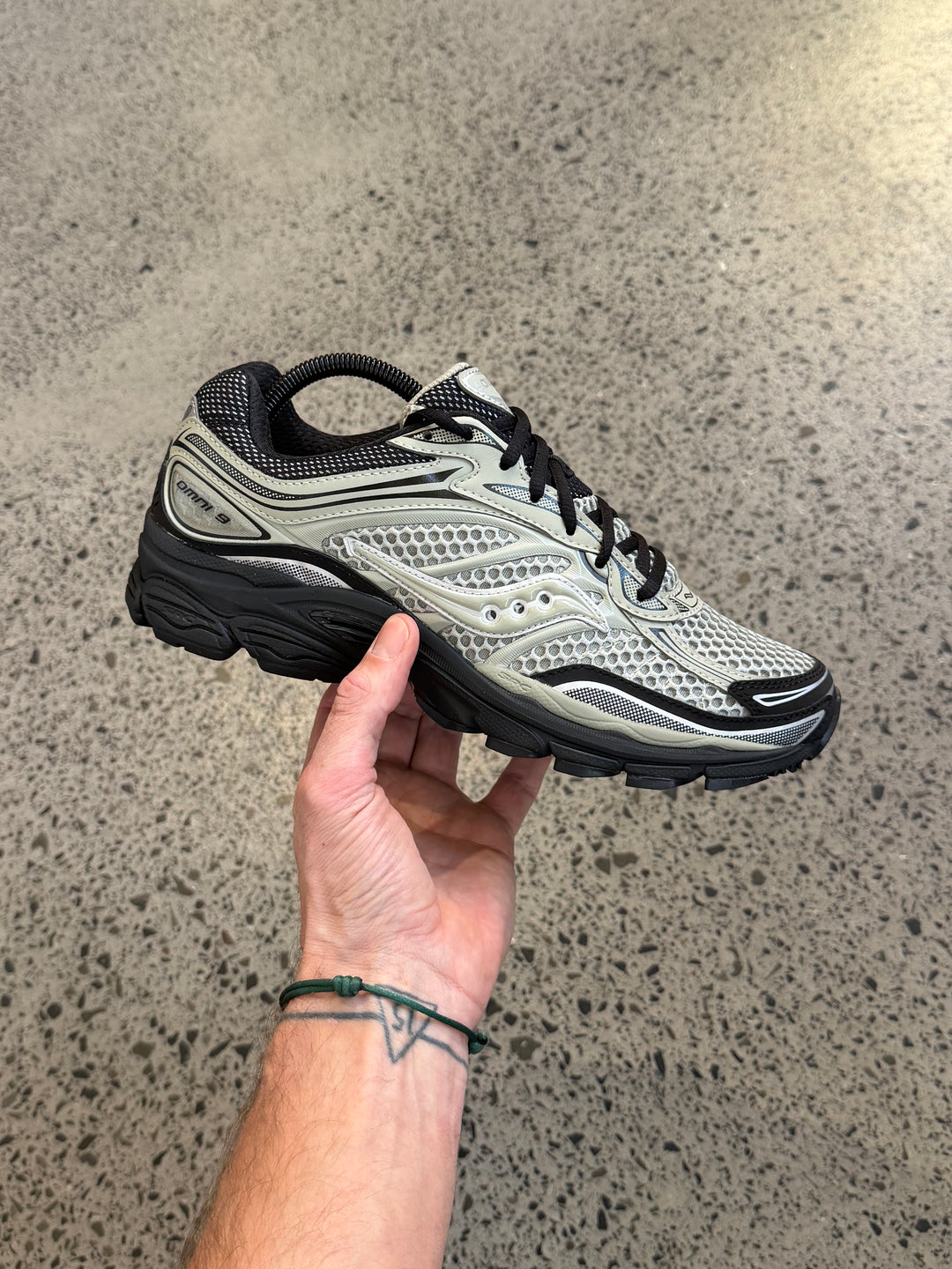 SAUCONY PROGRID OMNI 9 OG SAGE BLACK