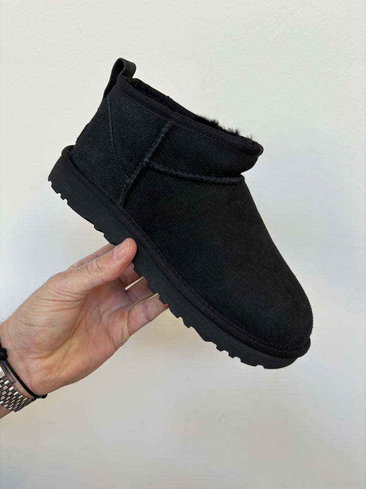 UGG Classic Ultra Mini Boot Black Femme