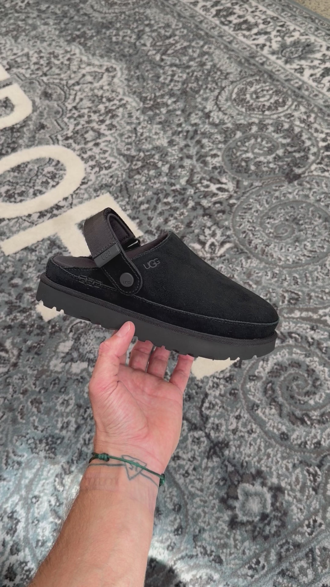 UGG Goldenstar Clog Black Femme