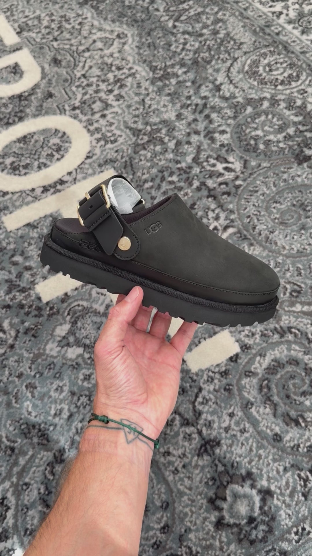 UGG Goldenstar Villa Clog Black Femme